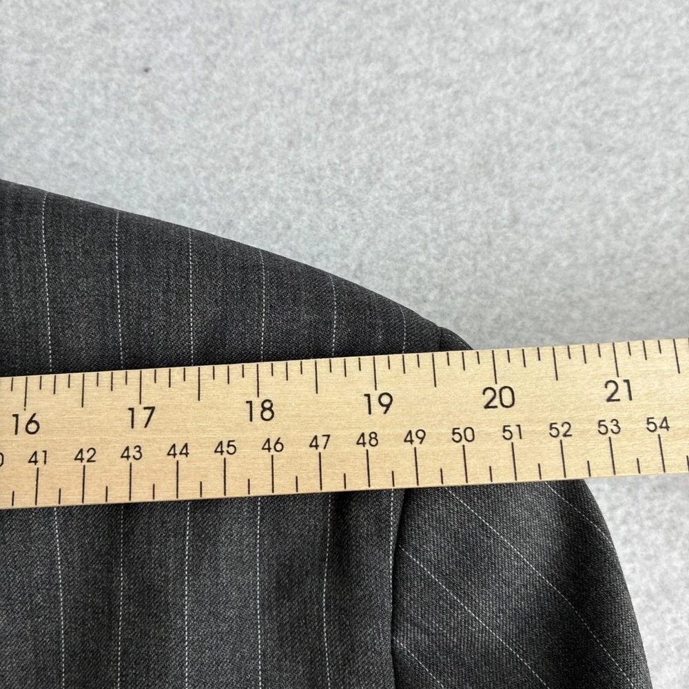 Lauren Ralph Lauren Men's Gray Pinstripe Wool Blazer 41R Sport Coat Suit Jacket